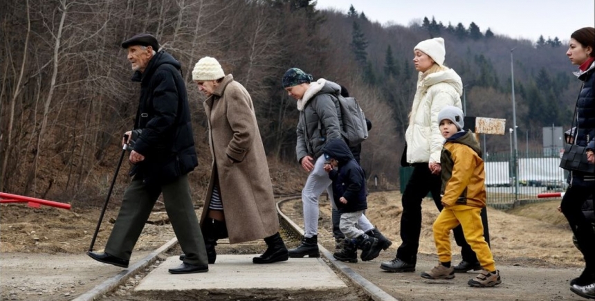 «Жінки та діти опиняться на вулиці»: Ірландія скорочує допомогу для українців, – BBC