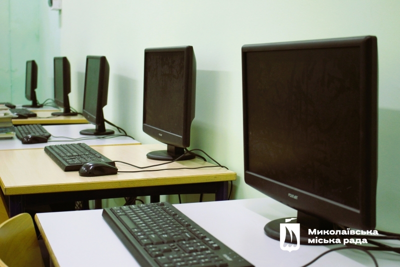 Комп'ютерний клас і навіть спортзал: укриття в одній із миколаївських шкіл вражає своєю «начинкою» (фото)
