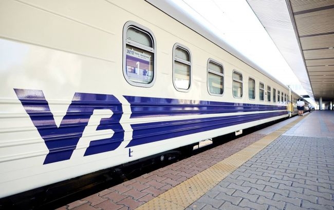 УЗ назначила дополнительные поезда на новогодние праздники 