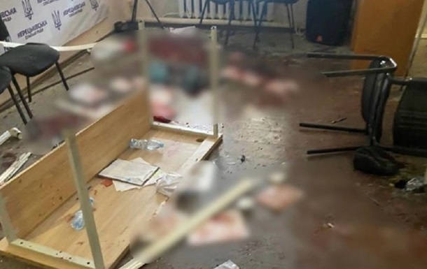 Подрыв гранат депутатом на сессии в Закарпатье: один из раненых скончался
