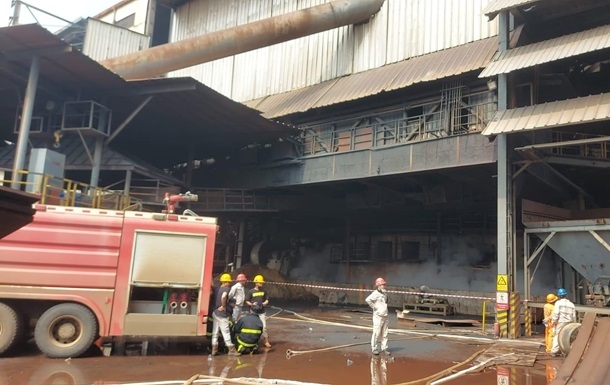 В Индонезии произошел пожар на заводе: 13 погибших (видео)