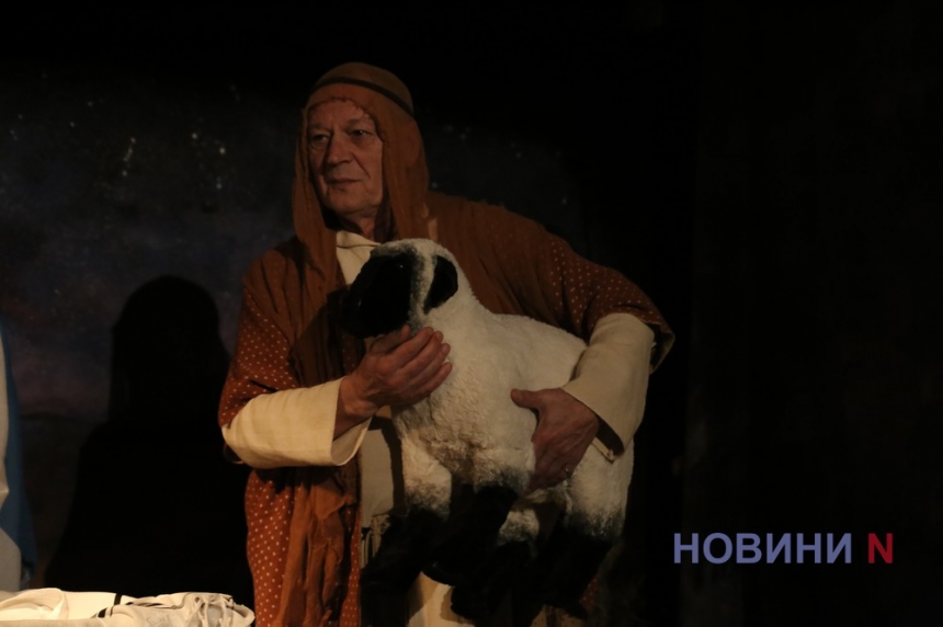 В Николаевском театре показали Украинский Вертеп (фоторепортаж)