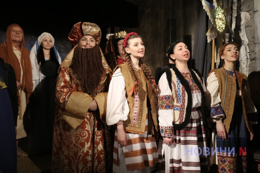 У Миколаївському театрі показали Український Вертеп (фоторепортаж)