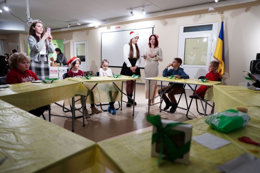 На Різдво миколаївські школярі влаштували свято для сімей захисників