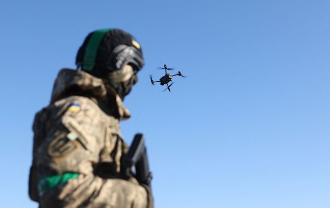 У МВС показали відео знищення російської техніки за допомогою дронів