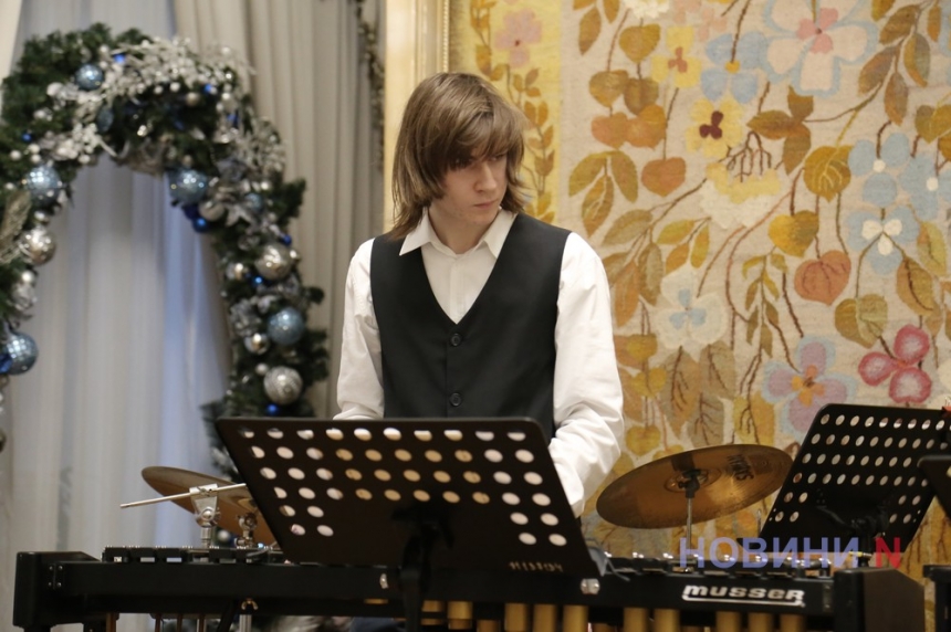 Музика для душі та серця: у Миколаєві виступили юні музиканти (фоторепортаж)