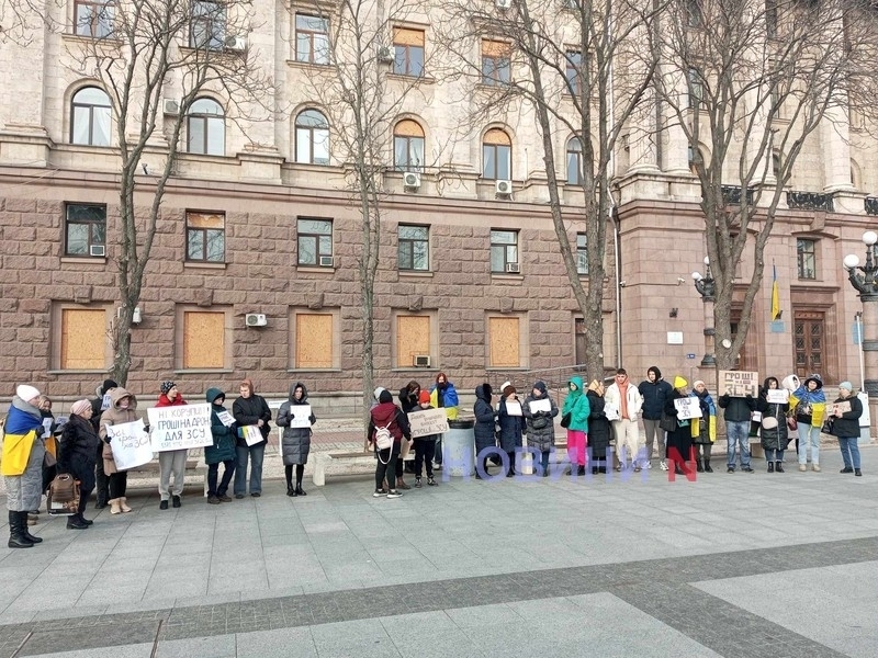У Миколаєві поліція розбирається, чому людей не пускали в укриття міськради під час тривоги