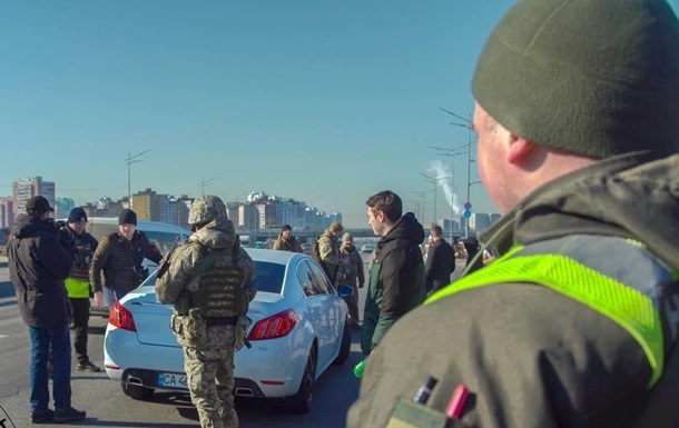 На блокпостах в Киеве и области вручают повестки, — комендант 
