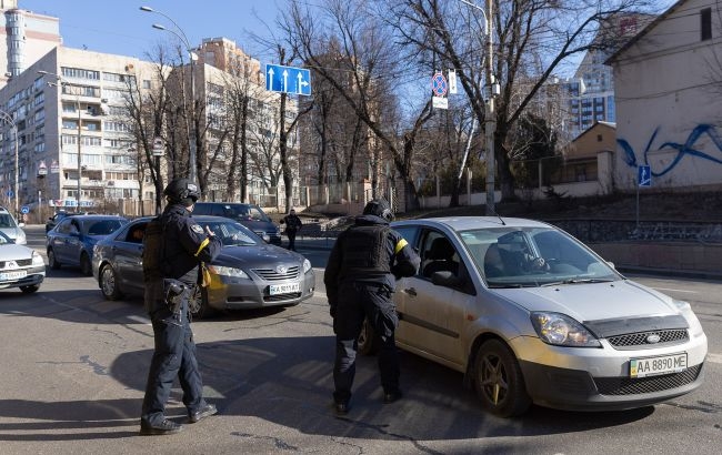 Поліція спростувала інформацію, що роздає повістки на блокпостах Київської області
