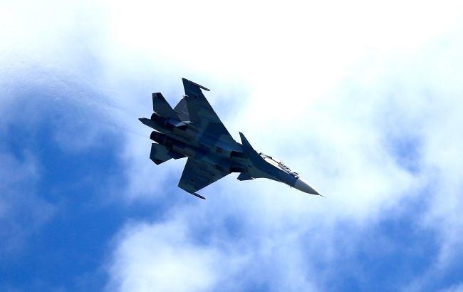 Успішна операція ГУР: у Росії на аеродромі згорів Су-34