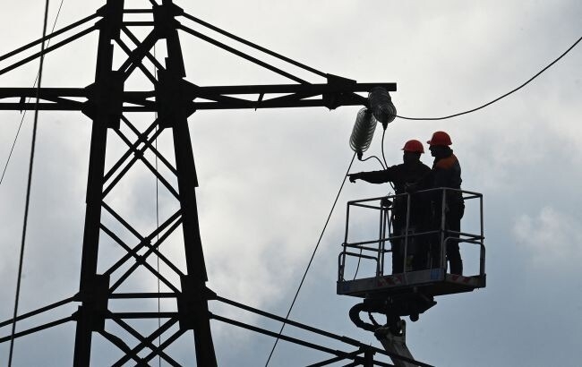 В Очакові відновлюють електропостачання: світло у місті включають за графіком