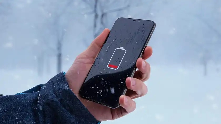 Як врятувати телефон, якщо він упав у сніг