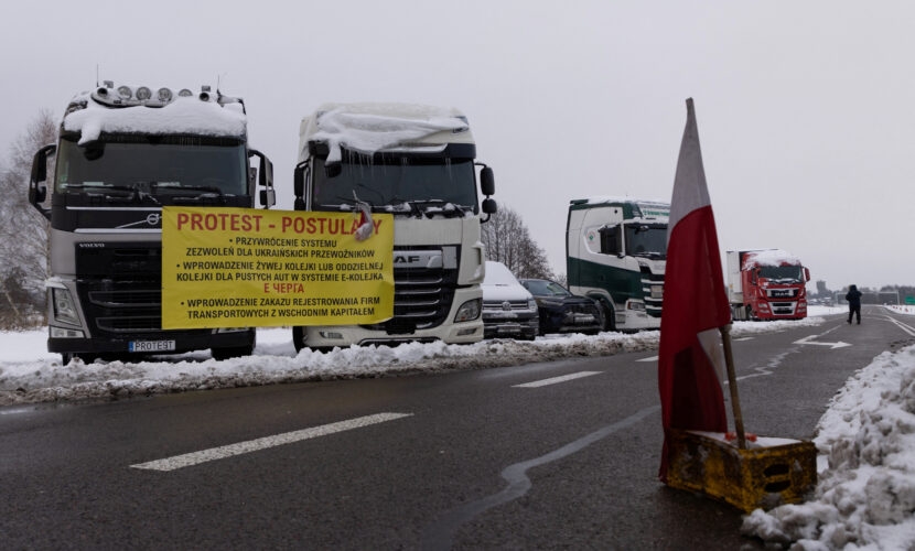 У черзі менше тисячі вантажівок: у ДПСУ розповіли про ситуацію на кордоні з Польщею