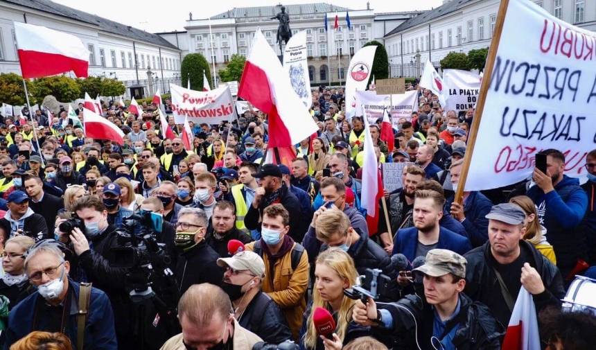 Польські перевізники погодилися припинити блокаду кордону з Україною