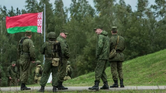 В новой военной доктрине Беларуси впервые пропишут, как использовать ядерное оружие