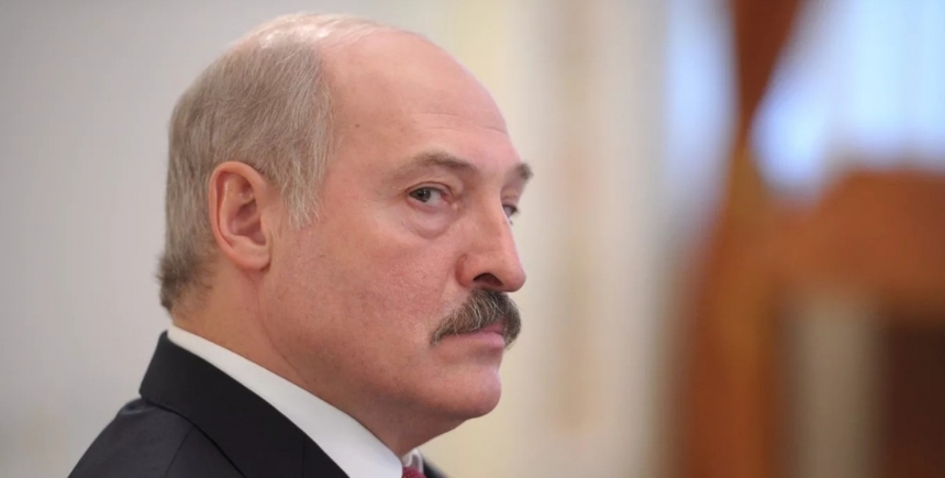 Лукашенко боїться, що його вистежать через мобільний телефон і вб'ють, — ЗМІ