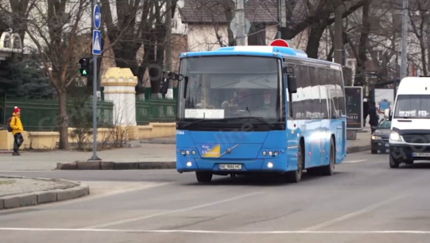 У Миколаєві на міські маршрути вийшло два автобуси з Крістіансану (відео)