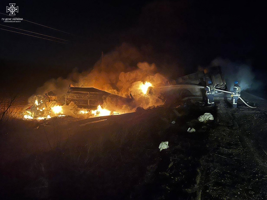 У Миколаївській області уламки «шахеда» впали на вантажівку: постраждав водій
