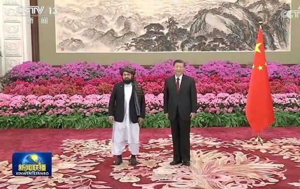 Китай встановив дипломатичні відносини з Талібаном