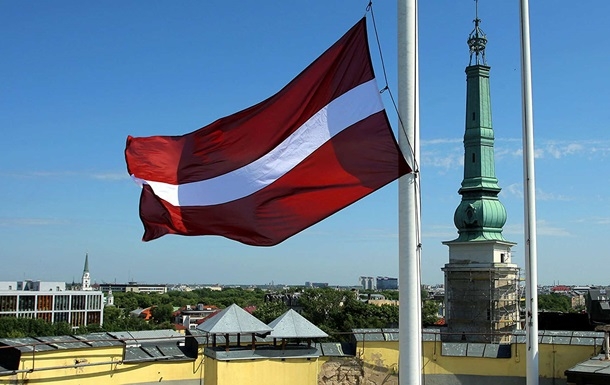 Латвія законодавчо заборонила своїм збірним грати з росіянами та білорусами