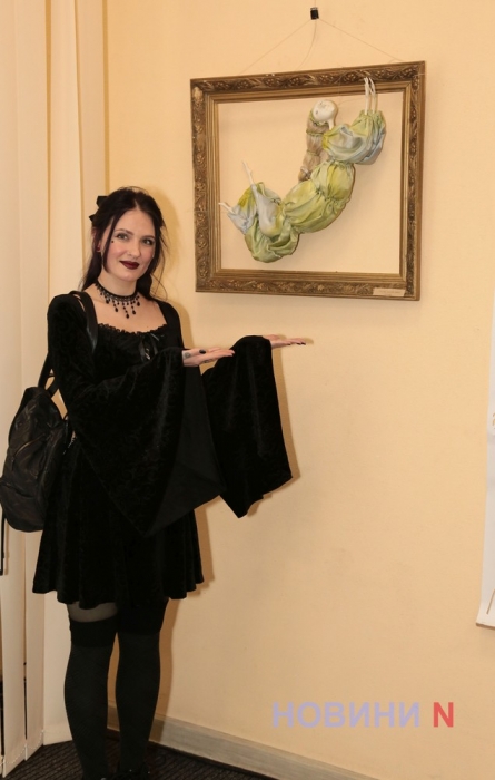 Между черным и белым: в Николаеве открылась выставка Елены Маркитан (фоторепортаж)