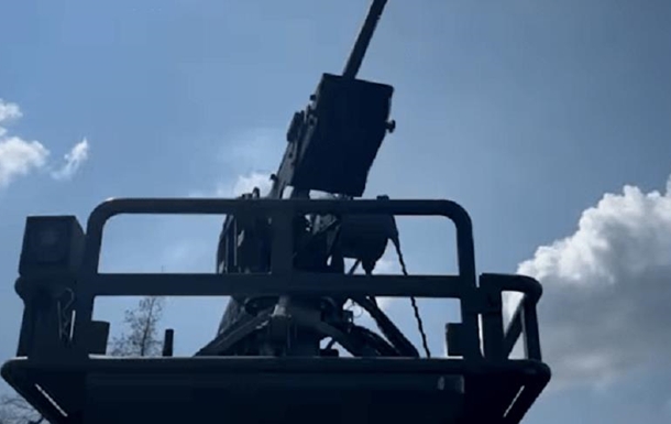 Унікальна військова операція: бойовий робот знищив позиції росіян (відео)