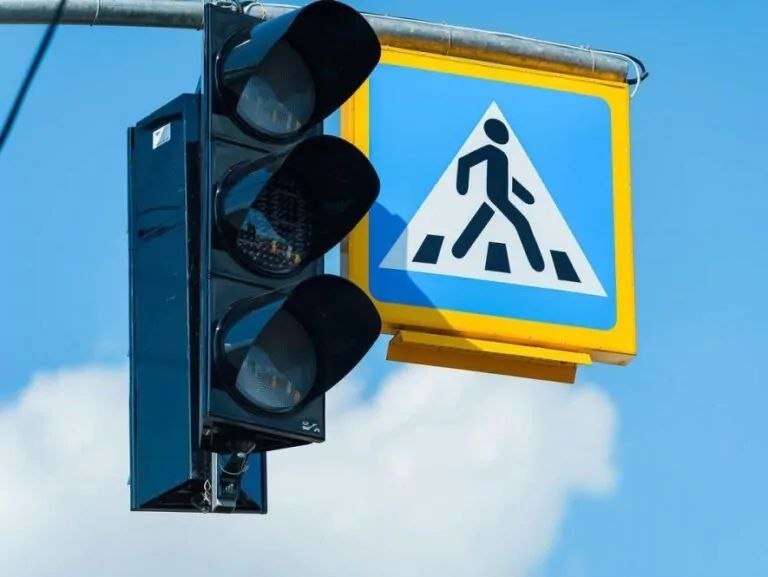 На оживленном перекрестке в Николаеве два дня не будет работать светофор