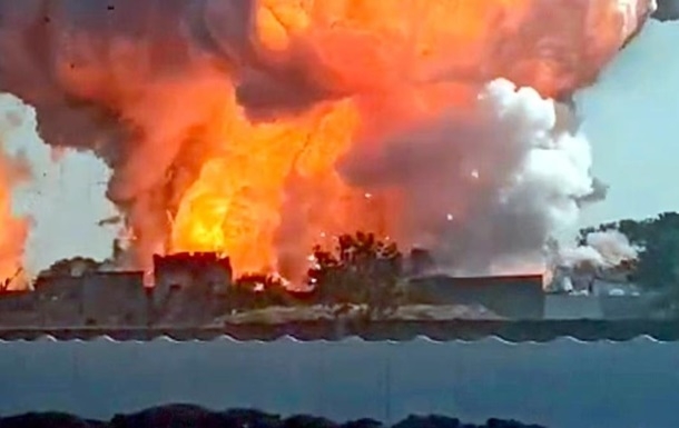 В Індії вибухнув завод піротехніки: багато жертв (відео)