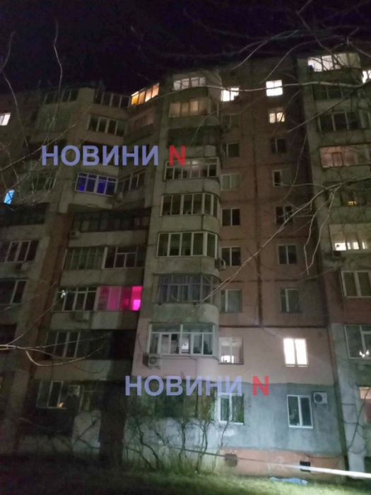 В Николаеве 13-летняя школьница выбросилась из окна 9 этажа (ОБНОВЛЕНО)