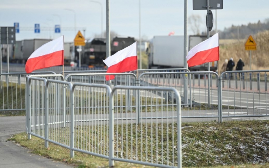 В Польше экс-генерал армии предложил депортировать из страны украинцев призывного возраста