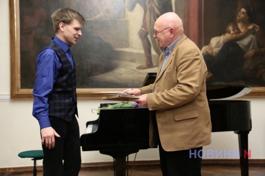 Вечер великой европейской музыки: николаевский пианист Дмитрий Смирнов сыграл сольный концерт (фоторепортаж)