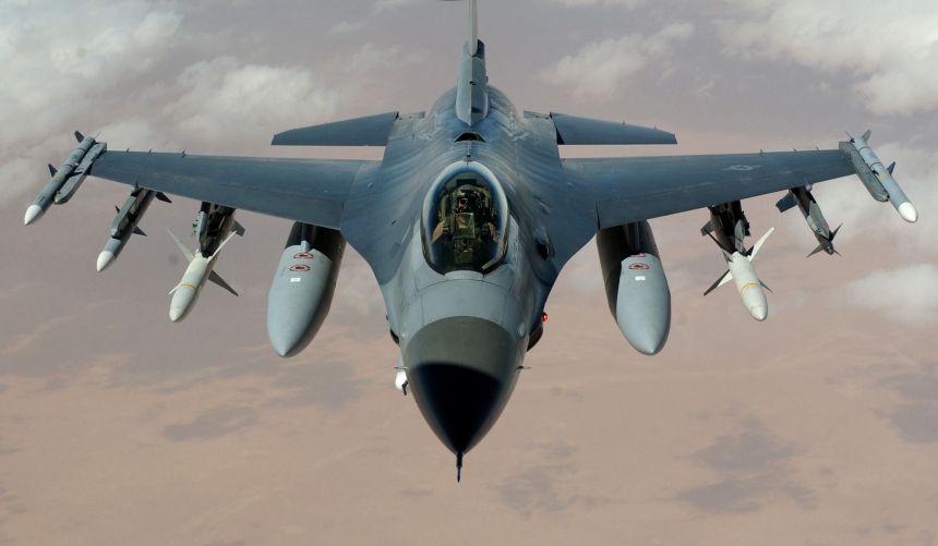 В Воздушных силах надеются, что украинки смогут стать пилотами F-16