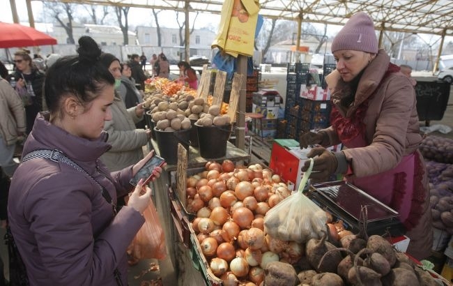 Овочі подорожчали, яйця та гречка подешевшали: як змінилися ціни в Україні за місяць