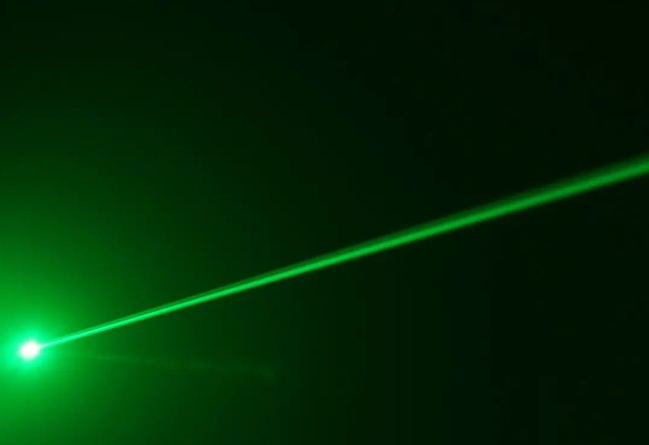 В США придумали лазерное оружие с перезарядкой: будет стрелять по дронам