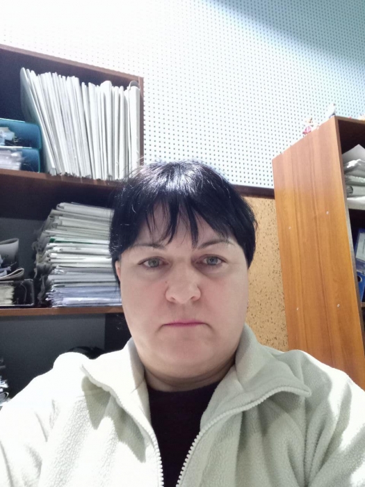 Депутаты от «Слуги народа» показали, где и как живут переселенцы в прифронтовой общине Николаевской области