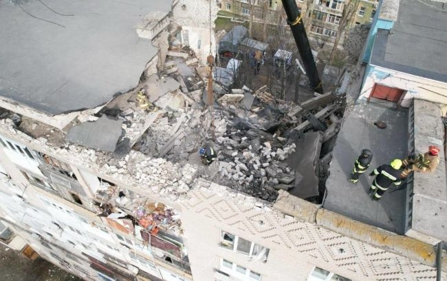 В результате удара «шахеда» по многоэтажке в Днепре есть погибший