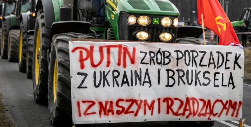 Польському фермеру, який з прапором СРСР кликав Путіна, висунули обвинувачення