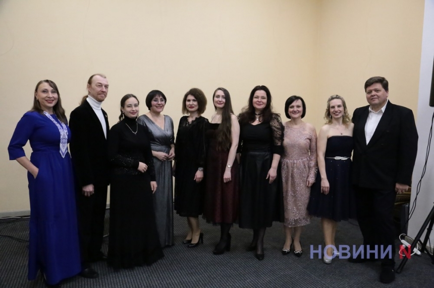 Музика кіно та мюзиклів: артисти миколаївської філармонії виконали класичні кросовери (фоторепортаж)