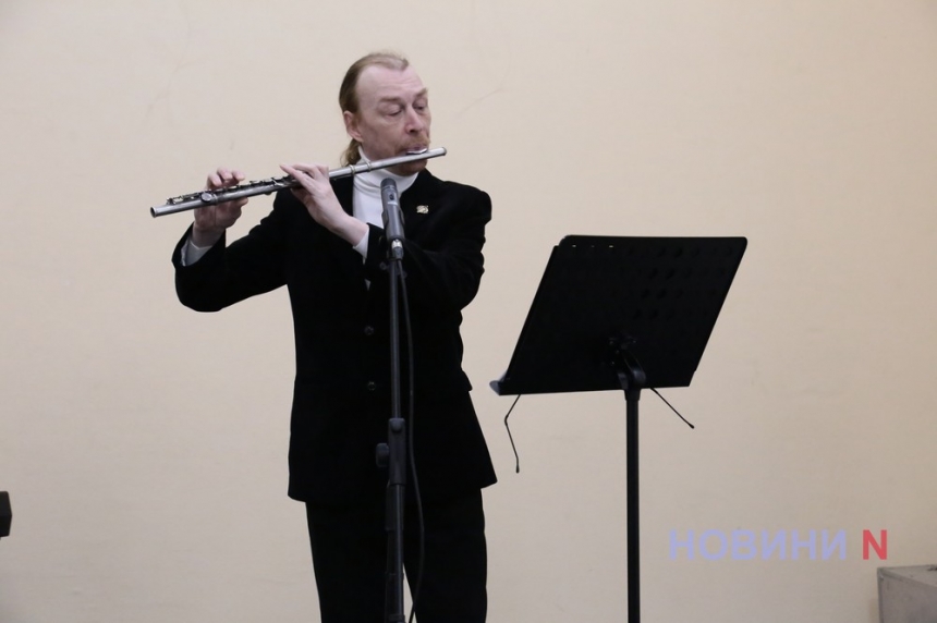 Музика кіно та мюзиклів: артисти миколаївської філармонії виконали класичні кросовери (фоторепортаж)