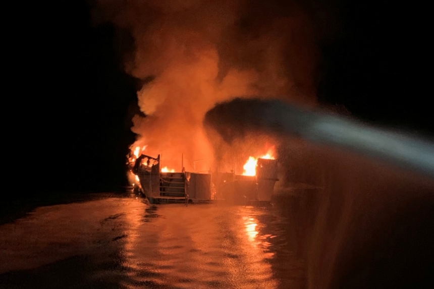 РФ атаковала Николаевскую область: поврежден дом, горело судно
