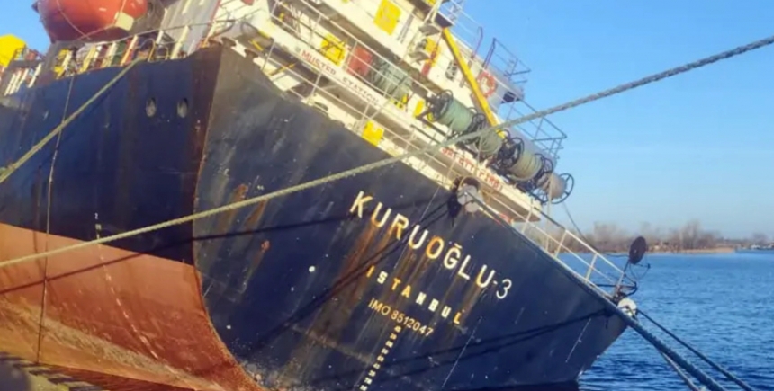 Россия ударила по турецкому судну в порту Херсона (фото)