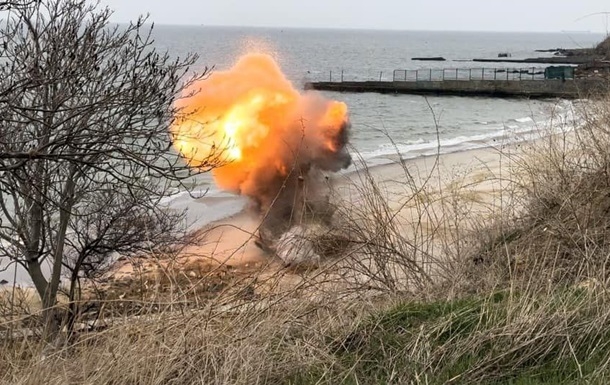 На одесском пляже взорвали мину