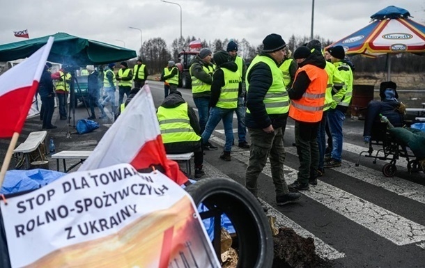 Польские фермеры полностью заблокировали КПП Шегини