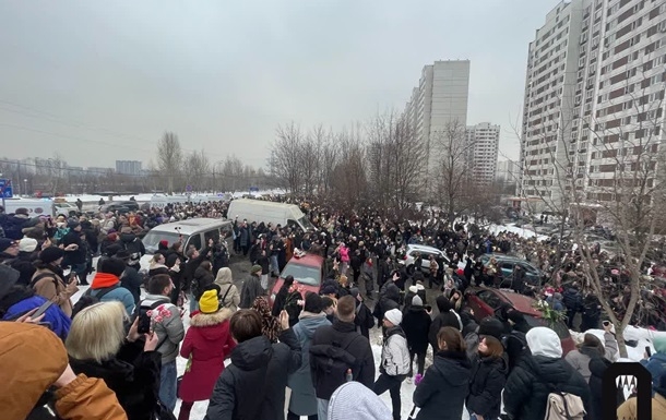 Похорон Навального: затримано десятки людей