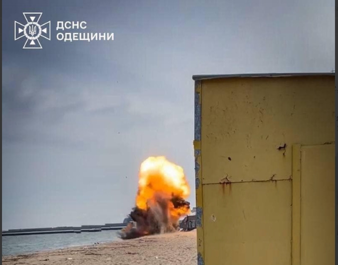 В Одесі пролунав вибух: підривали якірну міну (фото)