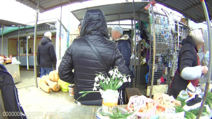На крупном николаевском рынке продавали подснежники: составлены протоколы