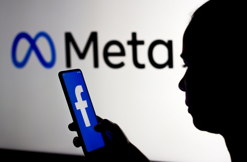 В компании, владеющей «Фейсбуком», назвали причину сбоя в сети