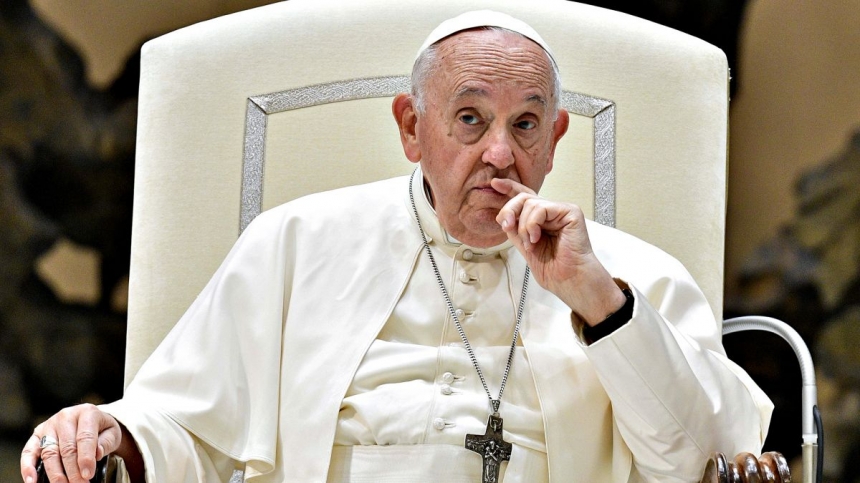 Папа Римский посоветовал Украине иметь «отвагу белого флага», – Reuters