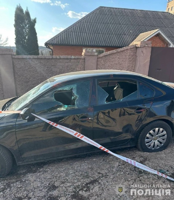 В Кривом Роге расстреляли автомобиль: есть пострадавший