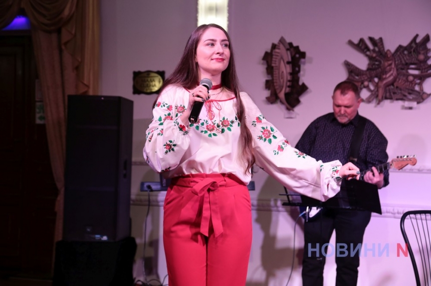 З музикою та млинцями: у Миколаївському театрі відзначили Масляну (фоторепортаж)